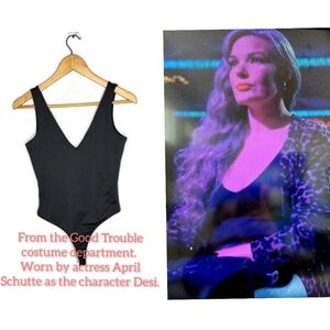 2Bella Black V-Neck Bodysuit Size M